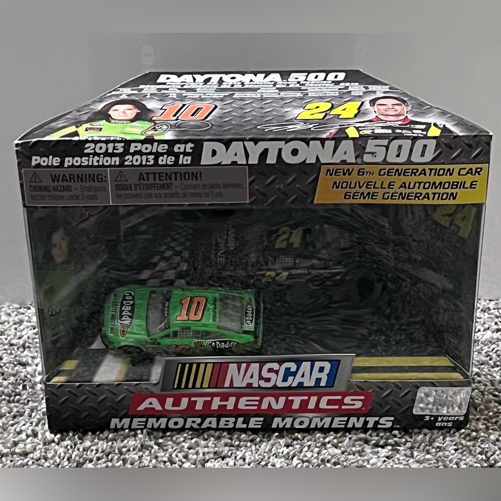 2013 Nascar Authentics Daytona 500 Pole 2 Diecast Set Jeff Gordon Danica Patrick